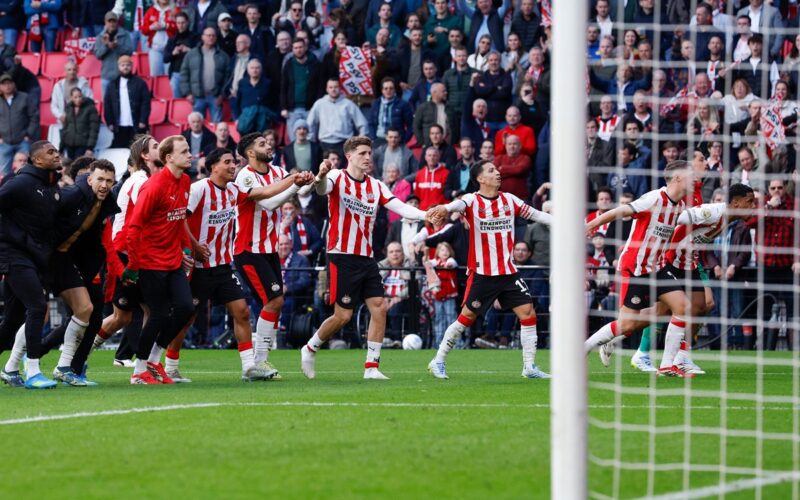 PSV Frustreert Eredivisie-rivalen met Cruciaal Gelijkspel